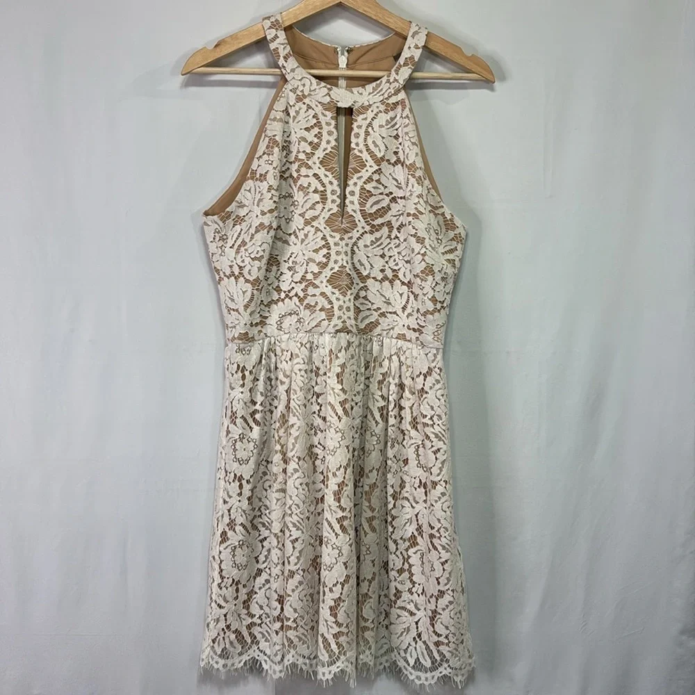 🥒 BCBGMaxazria creamy white lace halter style full skirt dress - Picture 2 of 4